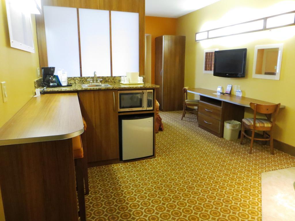 Microtel By Wyndham South Bend Notre Dame University Стая снимка