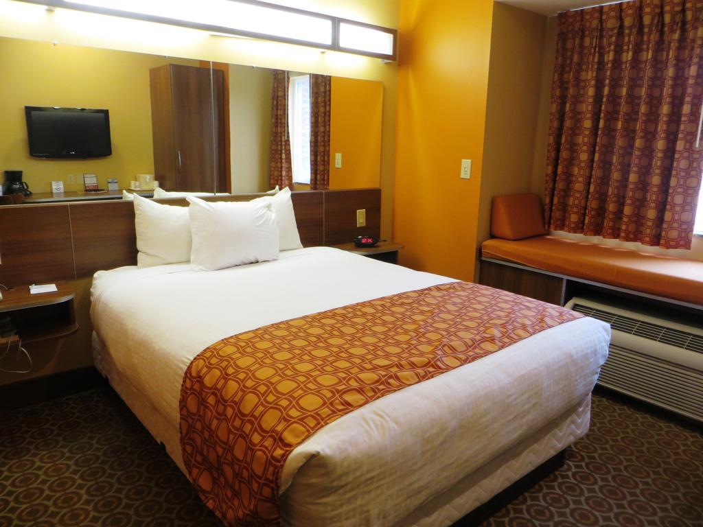 Microtel By Wyndham South Bend Notre Dame University Стая снимка