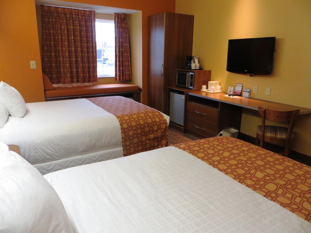 Microtel By Wyndham South Bend Notre Dame University Стая снимка