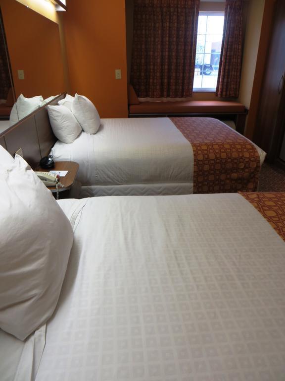 Microtel By Wyndham South Bend Notre Dame University Стая снимка