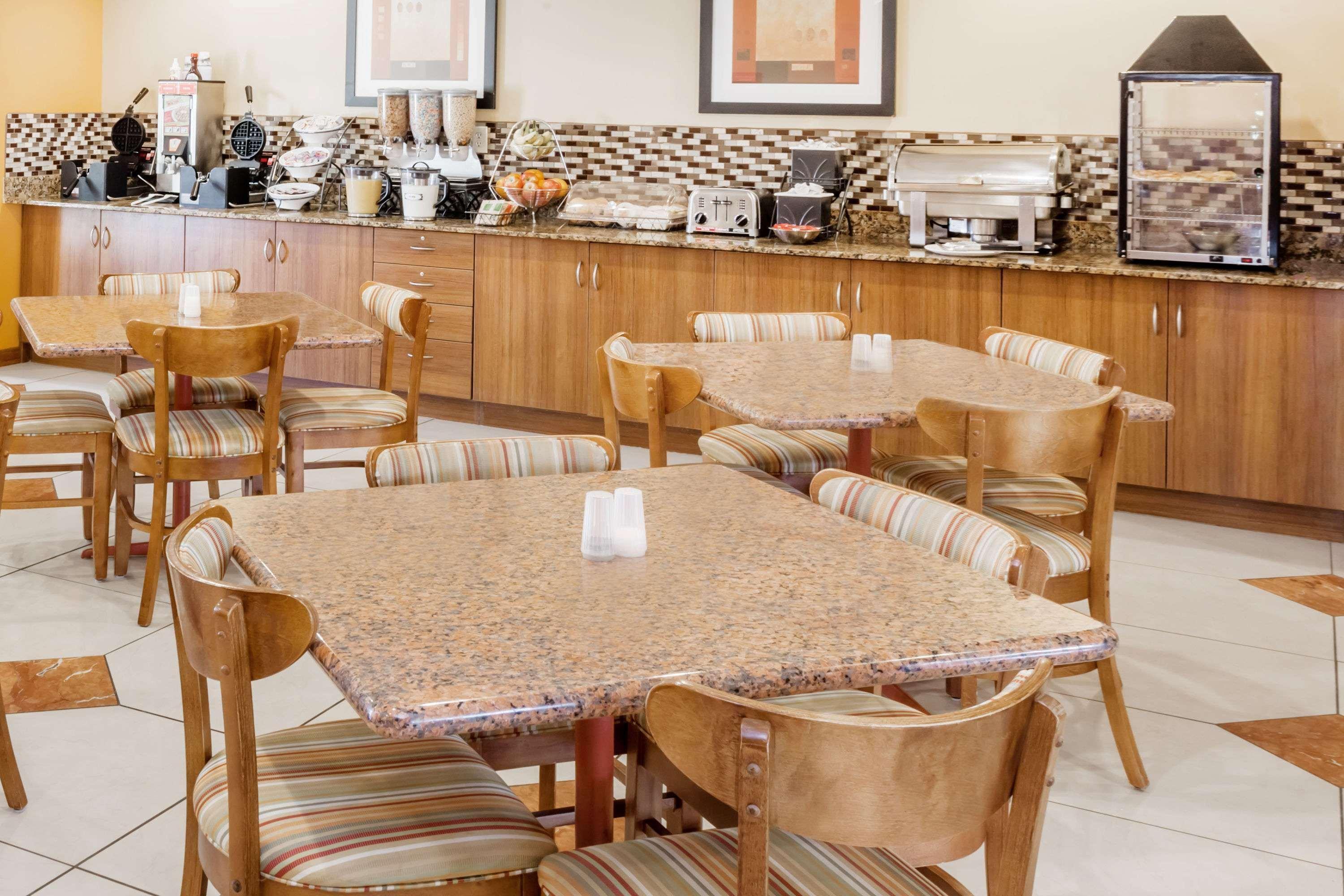 Microtel By Wyndham South Bend Notre Dame University Екстериор снимка